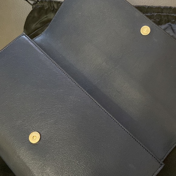 Authentic YSL clutch in Great Condition, Navy Blue. Comes with dust bag - Picture 4 of 11